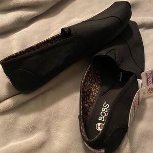 NWT Skechers Bobs